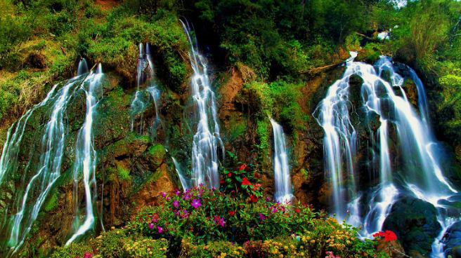 Silver-waterfall-sapa-vietnam-1